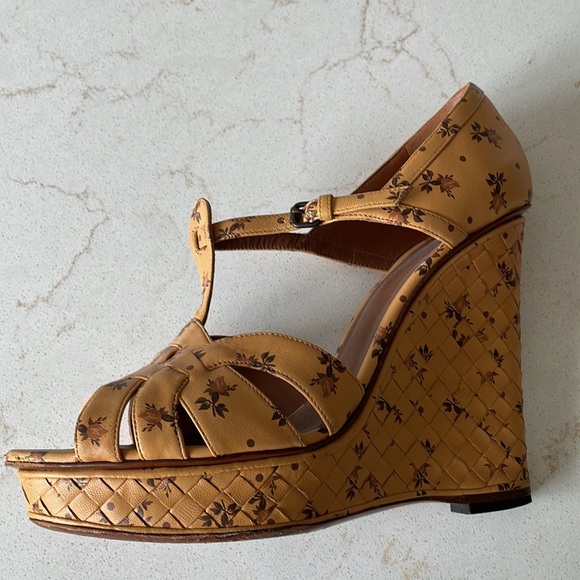 Bottega Veneta Floral Intrecciato Wedge Sandals - Picture 8 of 16